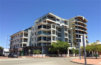 Foto 1 - Spinnakers by Rockingham Apartments