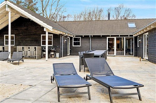 Photo 12 - 24 Person Holiday Home in Blavand