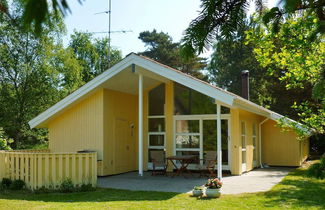 Foto 1 - 8 Person Holiday Home in Vaeggerlose