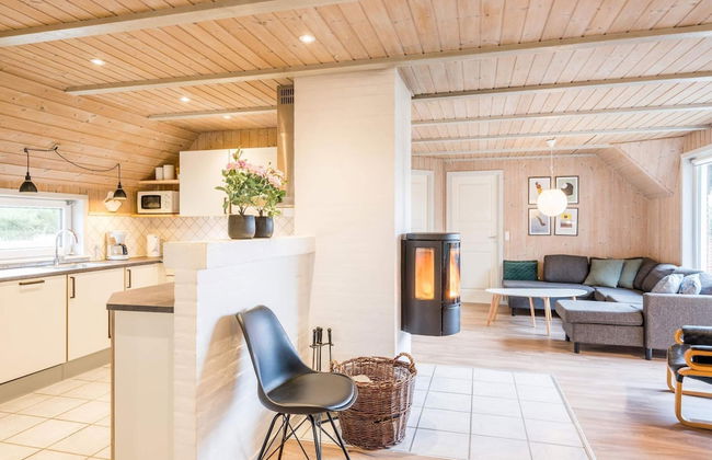 8 Person Holiday Home in Blavand - Foto 17