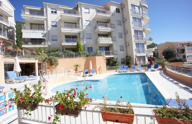 Petrovac Bay Apartments - Photo 1