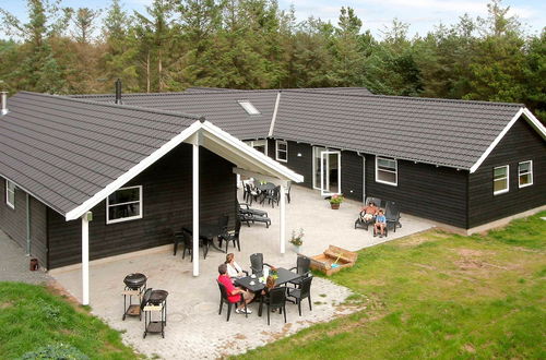 Foto 1 - Spacious Holiday Home in Blavand Denmark With Sauna