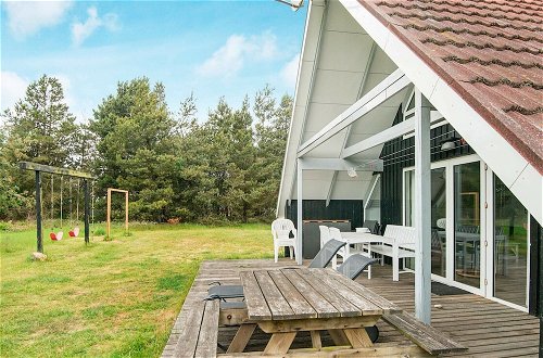 Foto 20 - 6 Person Holiday Home in Romo