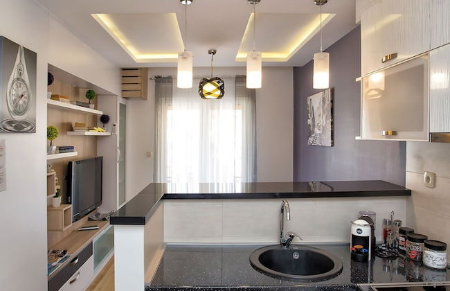 Lux Apartment Goodness - Photo 13