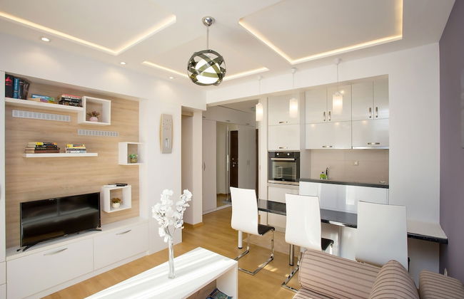 Lux Apartment Goodness - Photo 33