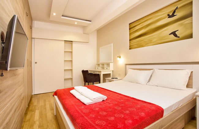 Lux Apartment Goodness - Photo 4
