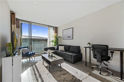 Photo 1 - Full Darling Harbour View Luxury 2 Bedroom Apartment