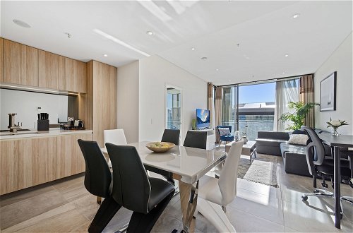 Photo 4 - Full Darling Harbour View Luxury 2 Bedroom Apartment