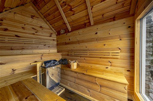 Photo 41 - ICELAND SJF Villa , Hot tub & Outdoor Sauna Amazing Mountains View - 15 min to downtown