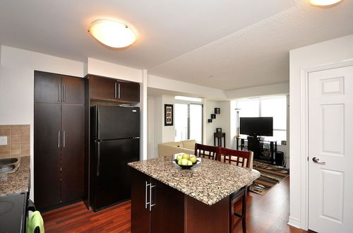 Photo 7 - NAPA Furnished Suites - Square One