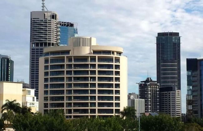 Point Residences - Photo 6