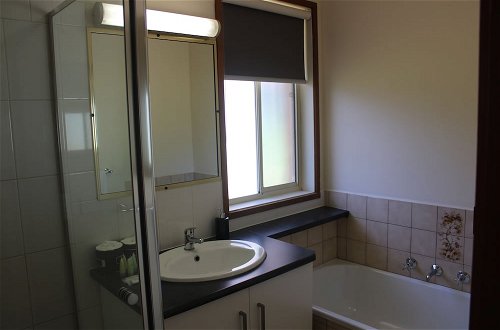Photo 11 - Australian Home Away at East Doncaster Andersons Creek 1