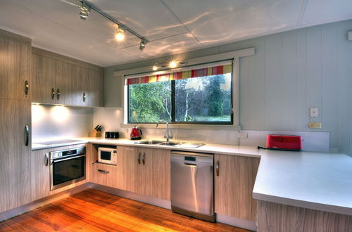 Photo 4 - Cove Beach Apartment 2