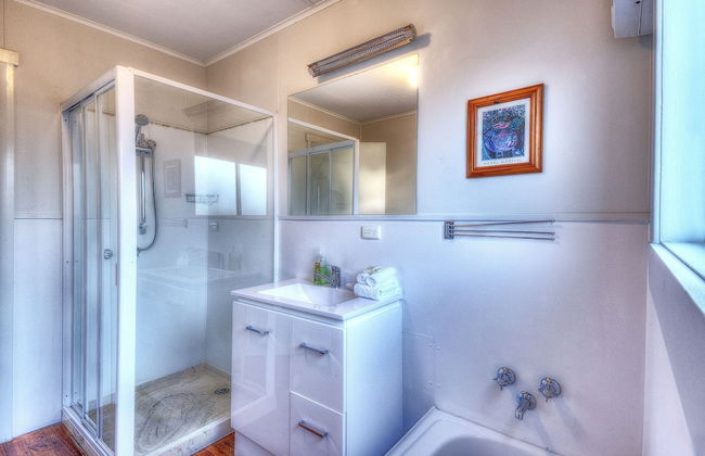 Cove Beach Apartment 2 - Photo 8