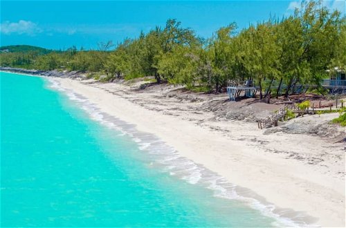 Photo 54 - Beachfront White Palm Villa - Tar Bay