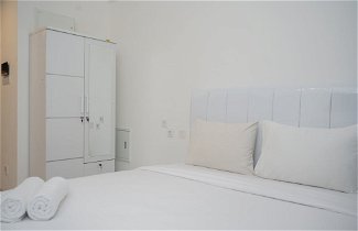 Photo 3 - Homey And Minimalist Studio At Sky House Bsd Apartment