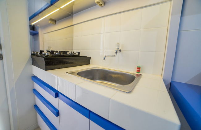 Cozy Apartment at Parahyangan Residence with Direct Access to Swimming Pool - Foto 13