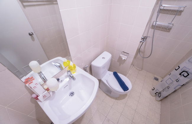 Cozy Apartment at Parahyangan Residence with Direct Access to Swimming Pool - Foto 24