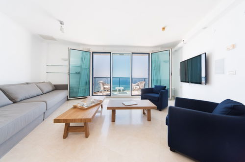 Photo 10 - Luxurious Apt W Panoramic Sea View - 75m