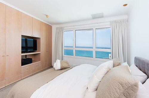 Photo 5 - Luxurious Apt W Panoramic Sea View - 75m