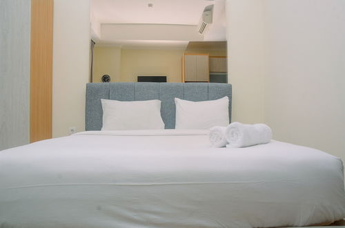 Photo 4 - Pleasant and Simply Studio Room Menteng Park Apartment