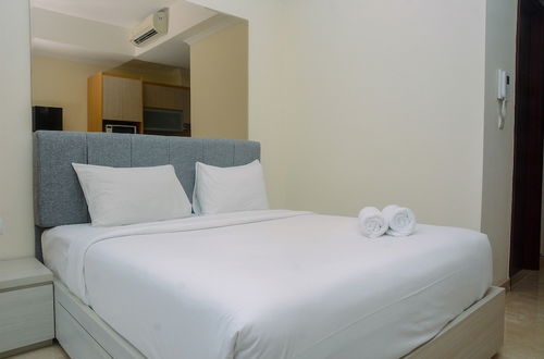 Foto 5 - Pleasant and Simply Studio Room Menteng Park Apartment