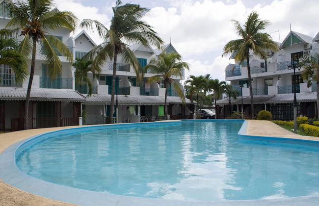 La Joliette Bungalow - Opposite Pereybere Beach - Photo 1