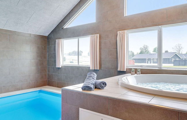 Spacious Holiday Home in Grenå near Sea - Foto 8