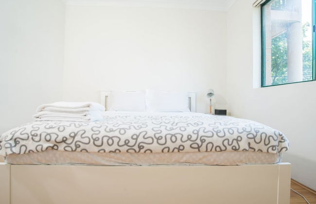 Spacious & Cozy Apartment In Heart Of Redfern - Photo 6