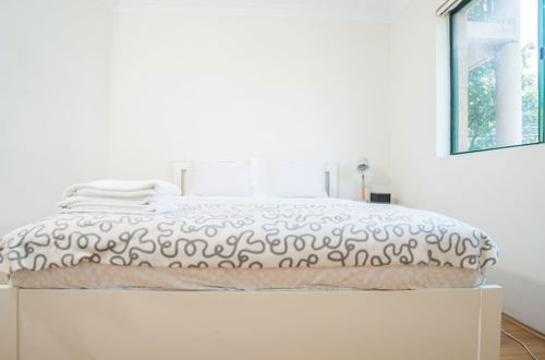 Photo 6 - Spacious & Cozy Apartment In Heart Of Redfern