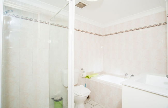 Spacious & Cozy Apartment In Heart Of Redfern - Photo 17