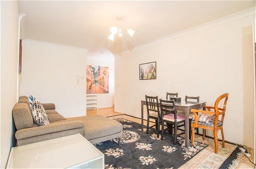 Photo 1 - Spacious & Cozy Apartment In Heart Of Redfern