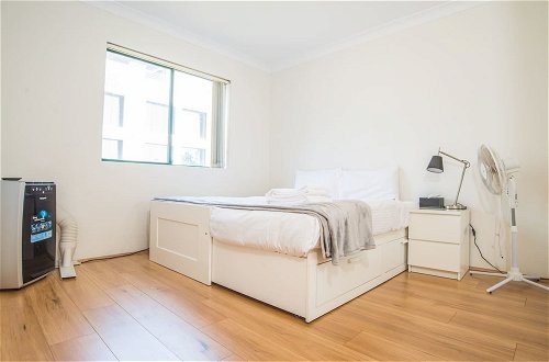 Photo 4 - Spacious & Cozy Apartment In Heart Of Redfern
