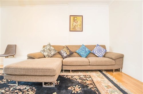 Photo 11 - Spacious & Cozy Apartment In Heart Of Redfern
