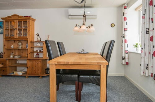 Photo 9 - 6 Person Holiday Home in Bredebro