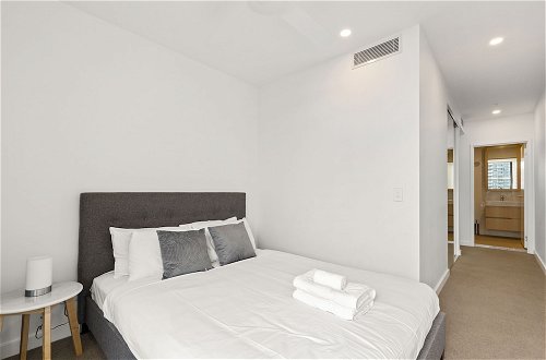 Foto 2 - South Brisbane 2 Bedrooms Apartment with Free Parking by KozyGuru