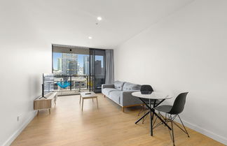 Photo 1 - South Brisbane 2 Bedrooms Apartment with Free Parking by KozyGuru