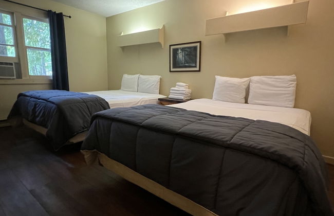Tally-Ho Inn - Photo 16