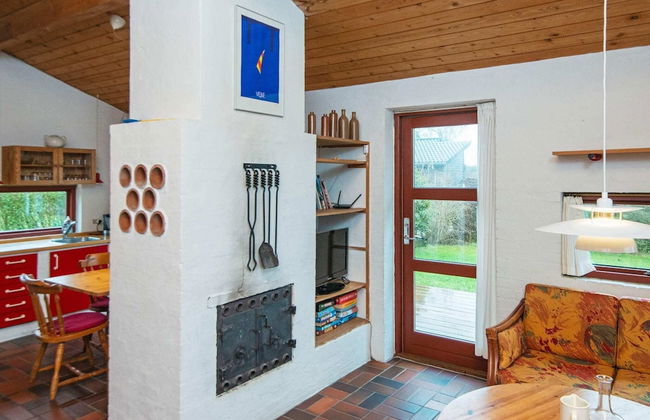 Peaceful Holiday Home in Børkop near Sea - Photo 2