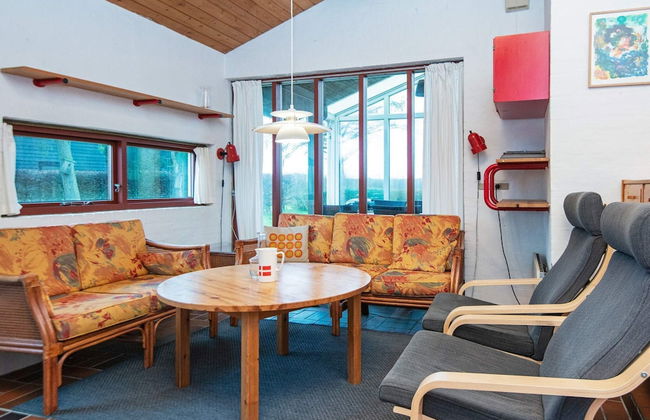 Peaceful Holiday Home in Børkop near Sea - Photo 8