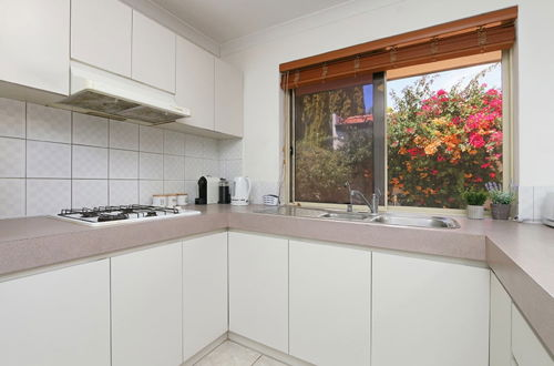 Photo 10 - Stunning 3 Bedroom House With Garden, Close to CBD