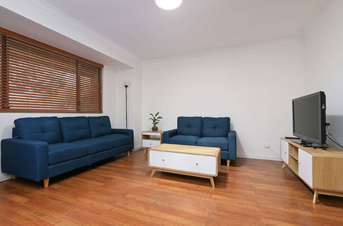 Foto 15 - Stunning 3 Bedroom House With Garden, Close to CBD