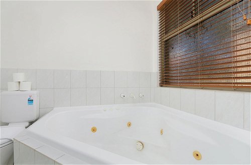 Foto 20 - Stunning 3 Bedroom House With Garden, Close to CBD
