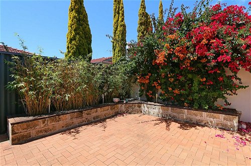 Foto 23 - Stunning 3 Bedroom House With Garden, Close to CBD