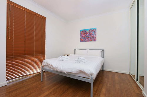 Photo 4 - Stunning 3 Bedroom House With Garden, Close to CBD