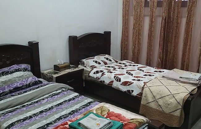 Room away from Home - Photo 10