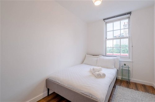 Photo 3 - Charming 2 Bedroom in Hackney