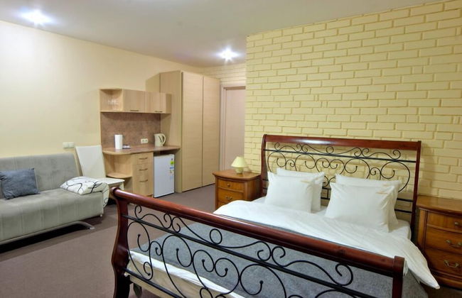 Golden Gate Inn - Photo 8