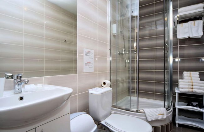 Golden Gate Inn - Photo 27