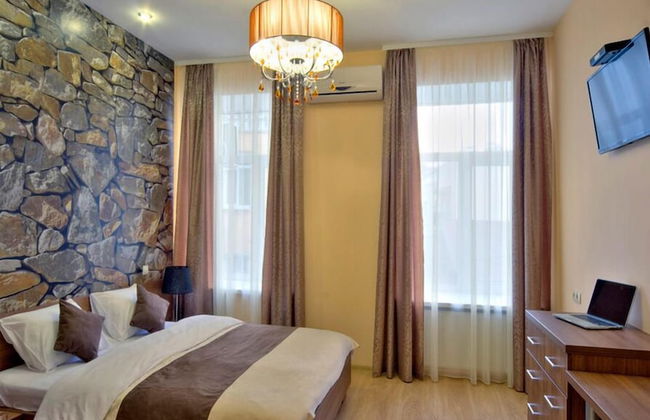 Golden Gate Inn - Photo 10